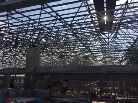 六安火车站铝镁锰屋面项目施工中